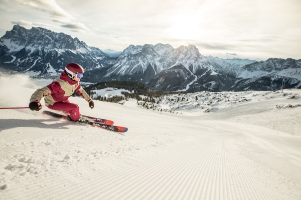 tiroler-zugspitz-arena-skifahrer-grubigstein.jpg