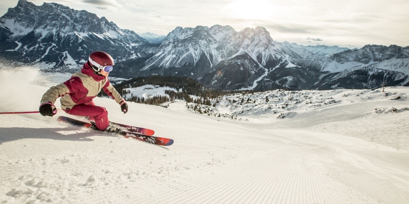 tiroler-zugspitz-arena-skifahrer-grubigstein.jpg